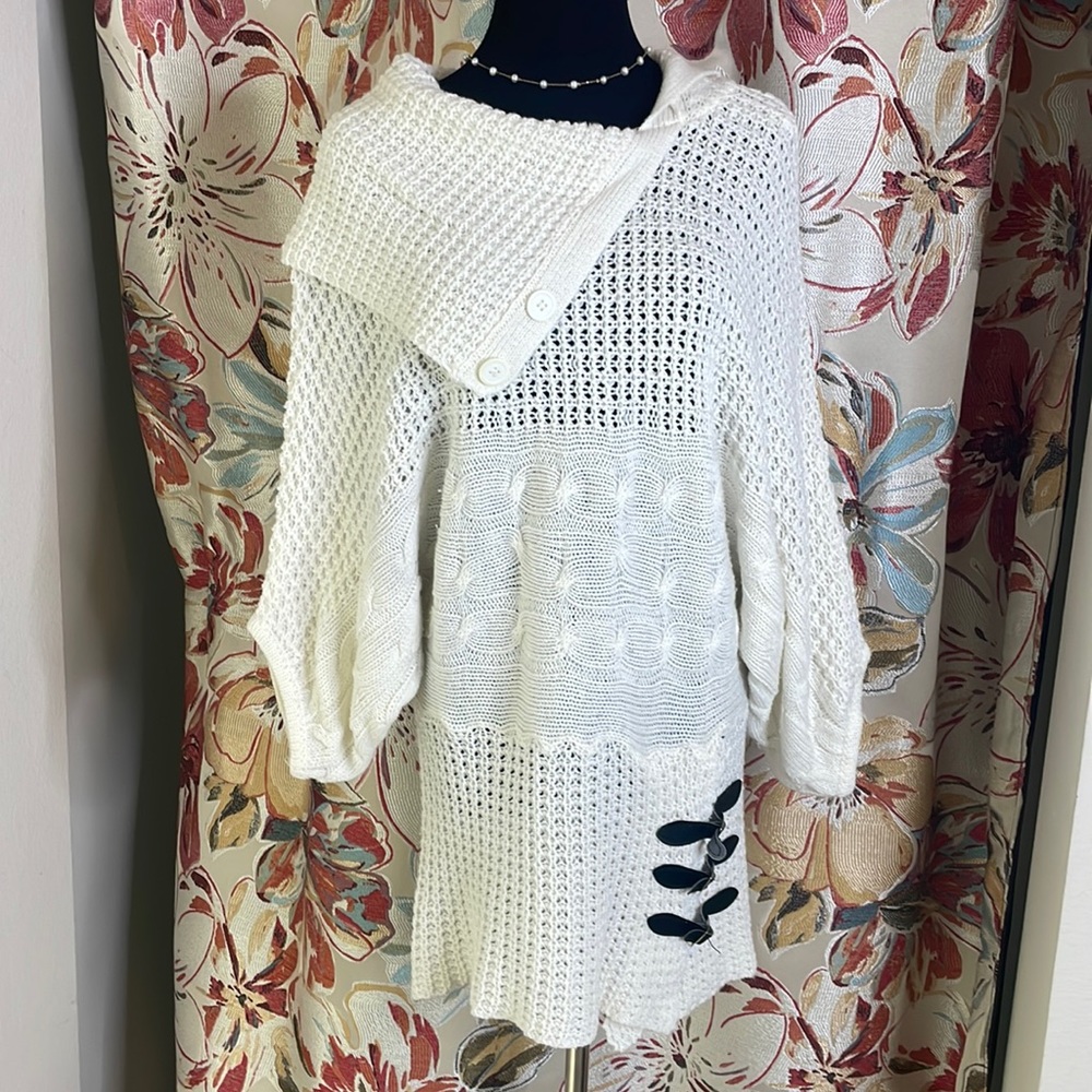 White/Off-White JENNIFER LAUREN Cow Neck Knit Sweater, Size L